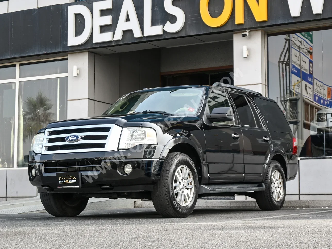 Ford Expedition XLT 2019 Automatic 180,000 Km 8 Cylinder Four Wheel Drive (4WD) SUV Black