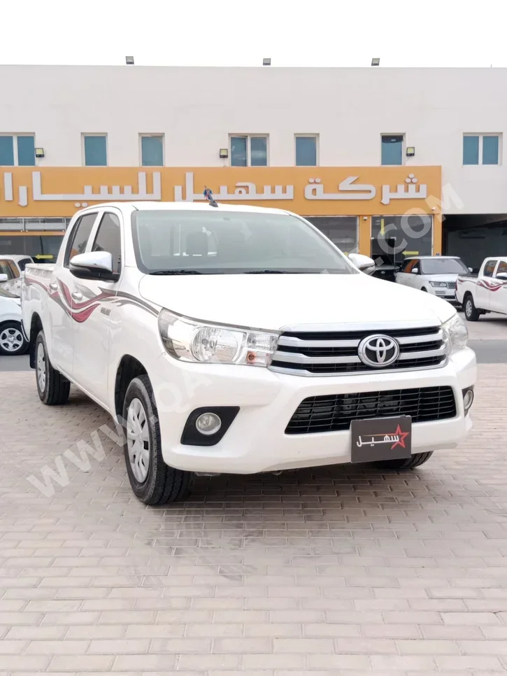 Toyota  Hilux  2020  Automatic  47,000 Km  4 Cylinder  Rear Wheel Drive (RWD)  Pick Up  White