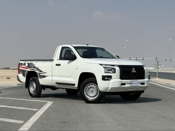 ميتسوبيشي ال 200 ديزل 2026 عادي 0 كم 4 سلندر دفع رباعي بيكب أبيض تحت الضمان