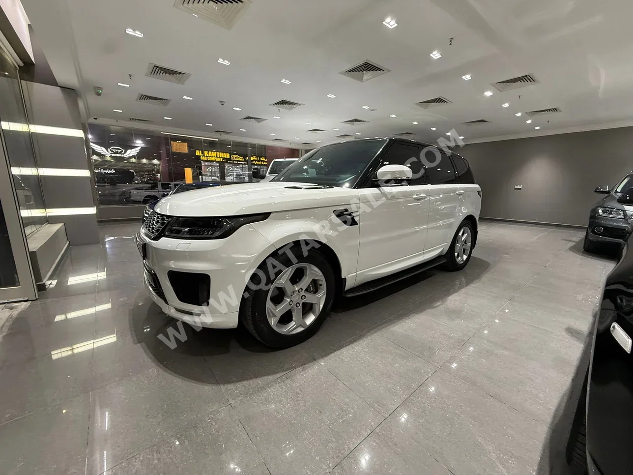 Land Rover  Range Rover  Sport  2018  Automatic  130,000 Km  6 Cylinder  Four Wheel Drive (4WD)  SUV  White