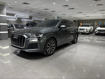 Audi  Q7  S-Line  2021  Automatic  100,000 Km  4 Cylinder  Four Wheel Drive (4WD)  SUV  Gray