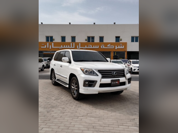 Lexus  LX  570  2014  Automatic  194,000 Km  8 Cylinder  Four Wheel Drive (4WD)  SUV  White