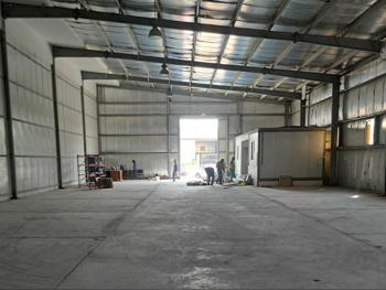 مخازن و مستودعات - الوكرة - بركة العوامر -المساحة: 800 متر مربع