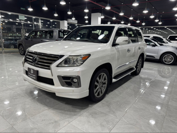 لكزس ال اكس 570 اس 2014 اوتوماتيك 355,000 كم 8 سلندر دفع رباعي اس يو في أبيض