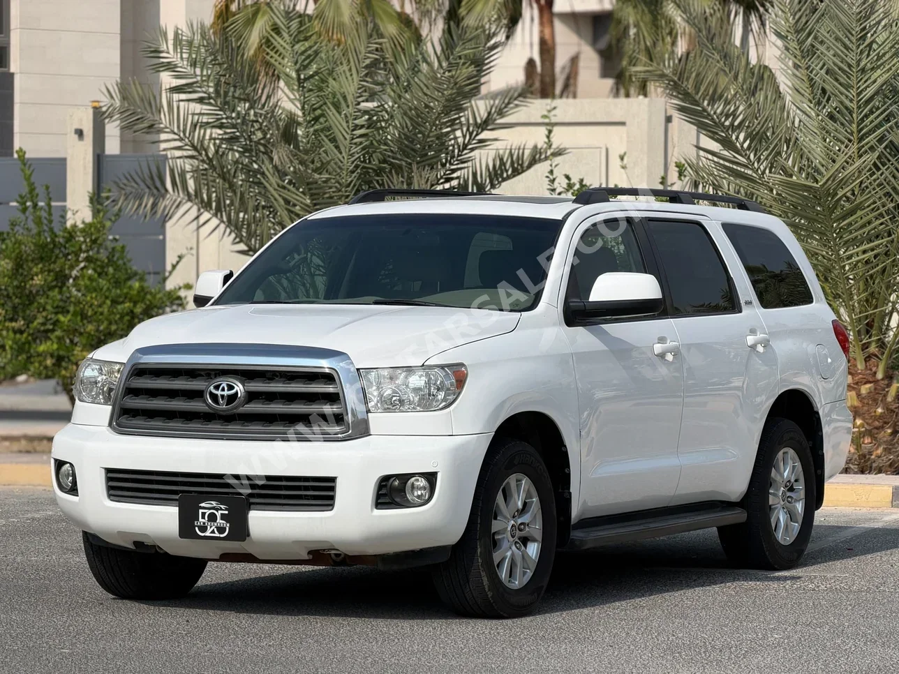 Toyota Sequoia 2011 Automatic 303,000 Km 8 Cylinder Four Wheel Drive (4WD) SUV White