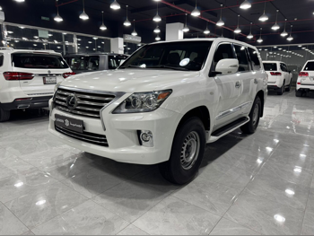 لكزس ال اكس 570 2011 اوتوماتيك 527,000 كم 8 سلندر دفع رباعي اس يو في أبيض