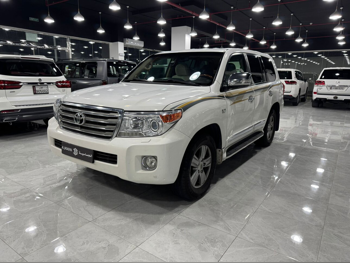 Toyota  Land Cruiser  VXR  2013  Automatic  368,000 Km  8 Cylinder  Four Wheel Drive (4WD)  SUV  White