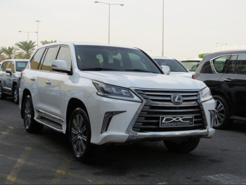 لكزس ال اكس 570 2016 اوتوماتيك 428,000 كم 8 سلندر دفع رباعي اس يو في أبيض