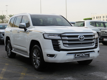 تويوتا  لاند كروزر  في اكس توين توربو  2022  اوتوماتيك  84,000 كم  6 سلندر  دفع رباعي  اس يو في  أبيض  تحت الضمان