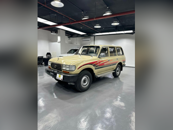 تويوتا لاند كروزر في اكس 1997 اوتوماتيك 253,000 كم 6 سلندر دفع رباعي اس يو في بيج