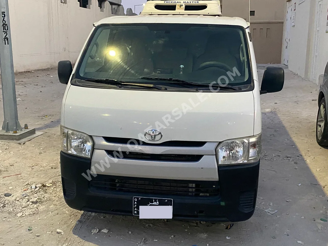 Toyota Hiace 2014 Manual 270,000 Km 4 Cylinder Rear Wheel Drive (RWD) Van / Bus White