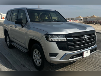 تويوتا لاند كروزر جي اكس 2022 اوتوماتيك 142,000 كم 6 سلندر دفع رباعي اس يو في فضي