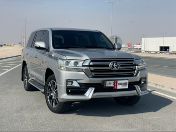 تويوتا لاند كروزر في اكس ار - غراند تورينغ اس 2020 اوتوماتيك 244,000 كم 8 سلندر دفع رباعي اس يو في فضي