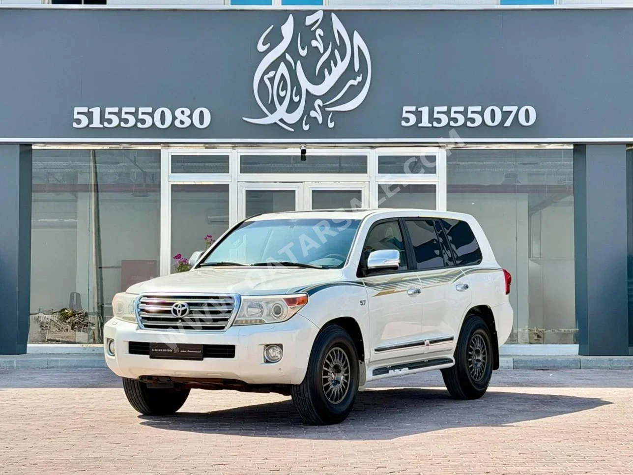 Toyota  Land Cruiser  VXR  2014  Automatic  370,000 Km  8 Cylinder  Four Wheel Drive (4WD)  SUV  White
