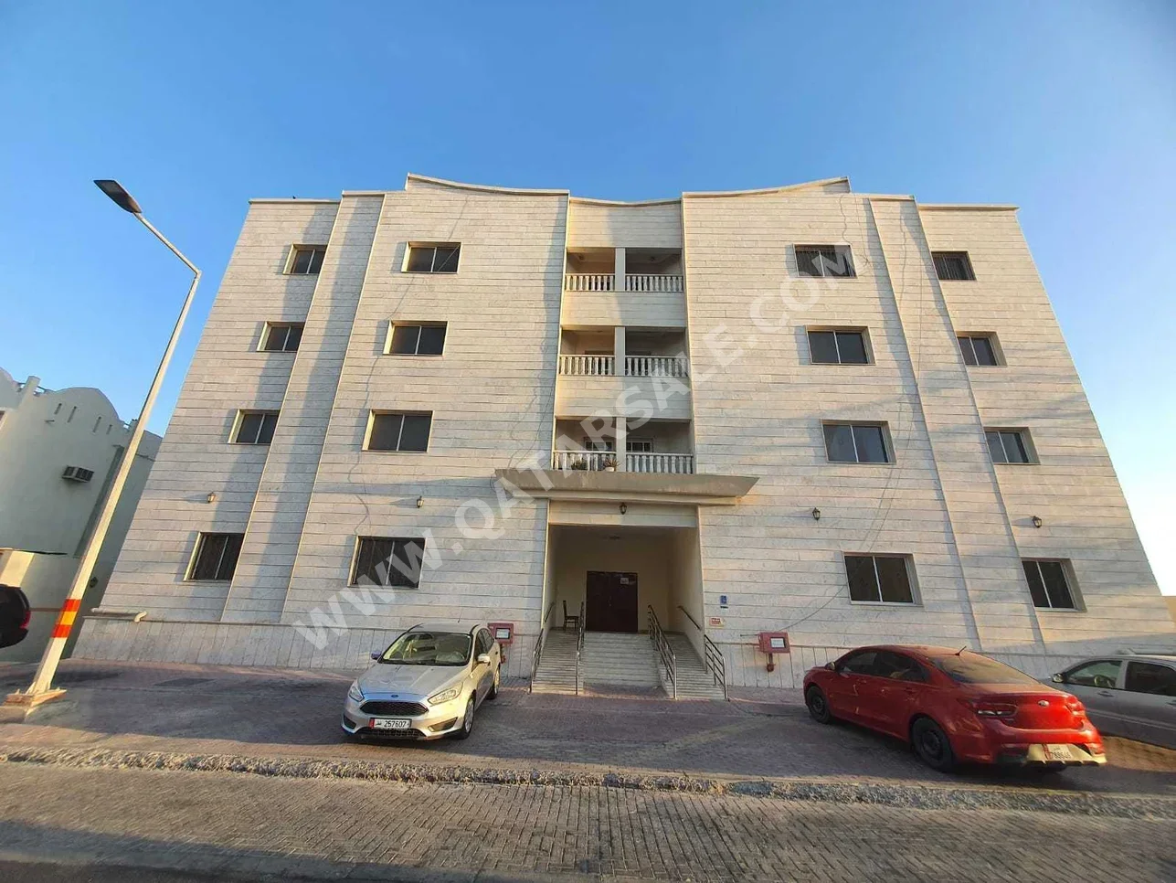 Buildings, Towers & Compounds - Service  - Doha  - Madinat Khalifa South  For Sale