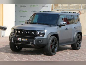 Jetour T2 Luxury 2025 Automatic 13,000 Km 4 Cylinder Four Wheel Drive (4WD) SUV Gray With Warranty