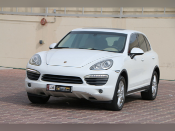 Porsche Cayenne 2012 Automatic 170,000 Km 6 Cylinder Four Wheel Drive (4WD) SUV White