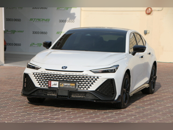 Changan UNI-V 2026 Automatic 4,000 Km 4 Cylinder Four Wheel Drive (4WD) Sedan White With Warranty