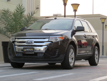 فورد ادج 2013 اوتوماتيك 172,000 كم 6 سلندر سحب امامي اس يو في أسود