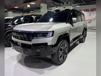 BYD  Leopard 8  Flagship  2025  Automatic  23,000 Km  4 Cylinder  All Wheel Drive (AWD)  SUV  Gold  With Warranty