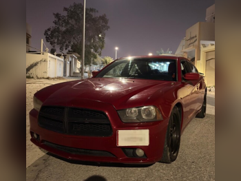 دودج تشارجر ار تي 2013 اوتوماتيك 160,000 كم 8 سلندر دفع خلفي سيدان أحمر