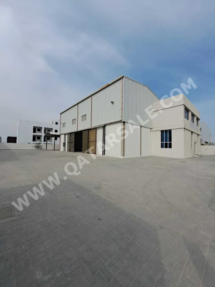 Warehouses & Stores - Al Wakrah  - Barkit Al Awamer  -Area Size: 2000 Square Meter