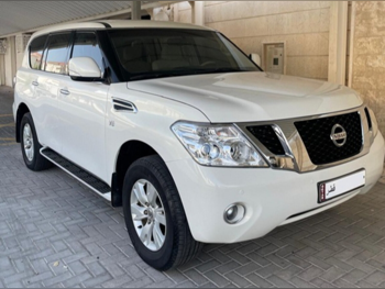 نيسان  باترول  اس اي  2013  اوتوماتيك  170,000 كم  8 سلندر  دفع رباعي  اس يو في  أبيض