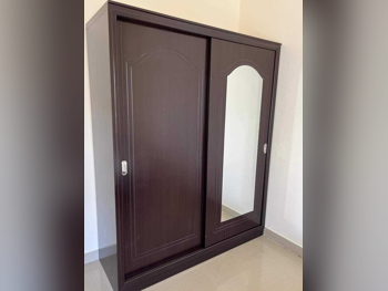 خزائن ودواليب الملابس والزينة - دوحة فيرنيتشر  - خزائن  - بنى