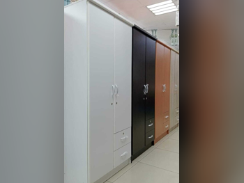 خزائن ودواليب الملابس والزينة - دوحة فيرنيتشر  - خزائن  - متعدد الألوان