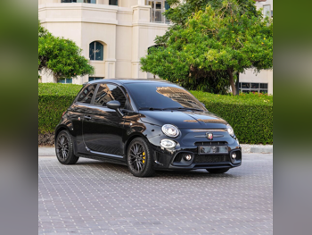 فيات 695 ابارث 2024 اوتوماتيك 35,000 كم 4 سلندر سحب امامي هاتشباك أسود تحت الضمان