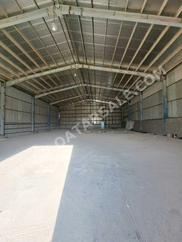 مخازن و مستودعات - الوكرة - بركة العوامر -المساحة: 700 متر مربع