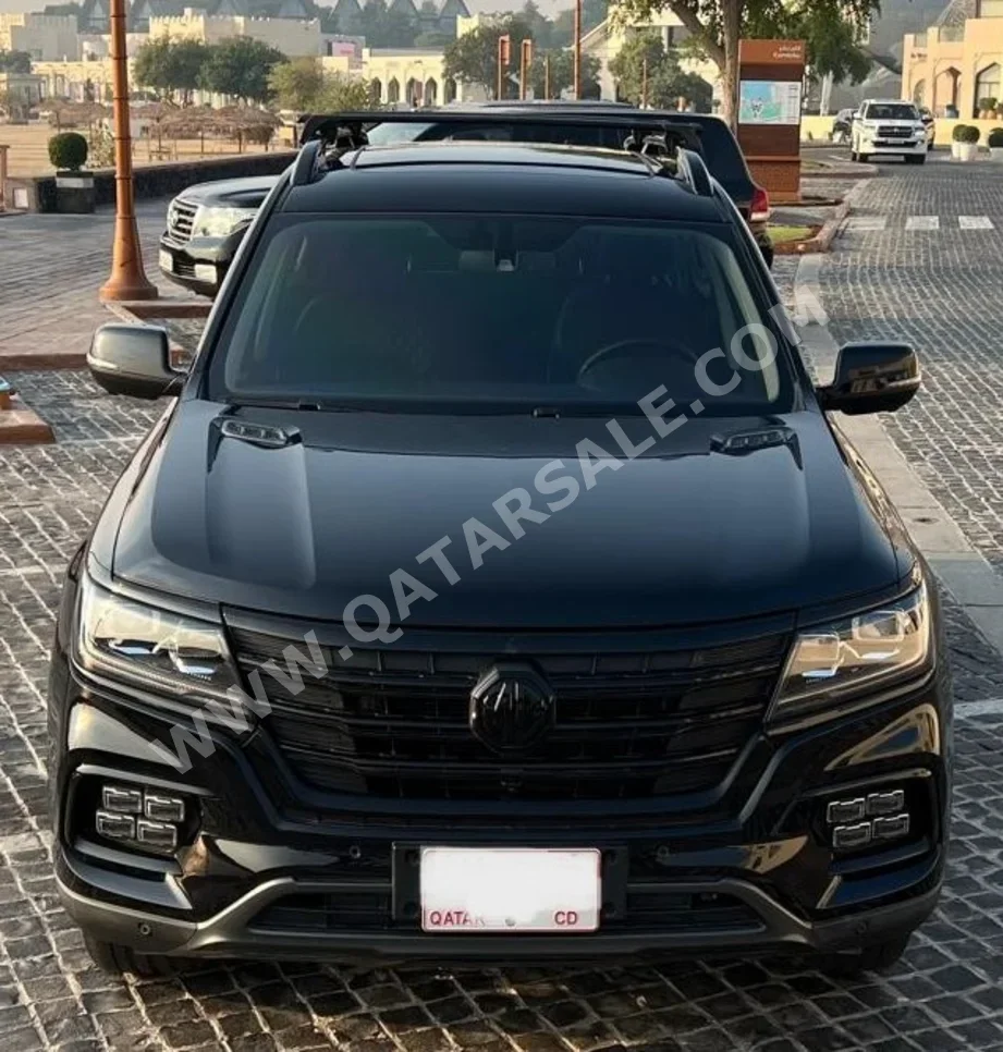 ام جي ار اكس8 30 تي 2022 اوتوماتيك 58,000 كم 4 سلندر دفع رباعي اس يو في أسود تحت الضمان