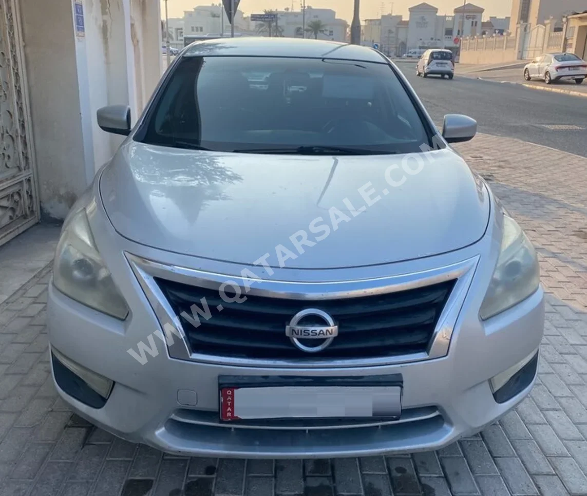 نيسان ألتيما 2.5 اس 2015 اوتوماتيك 292,774 كم 4 سلندر سحب امامي سيدان فضي