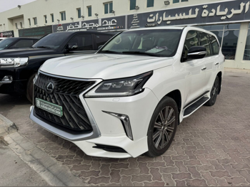 لكزس ال اكس 570 اس 2016 اوتوماتيك 260,000 كم 8 سلندر دفع رباعي اس يو في أبيض