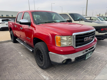 جي ام سي  سييرا  1500  2010  اوتوماتيك  274,000 كم  8 سلندر  دفع رباعي  بيكب  أحمر