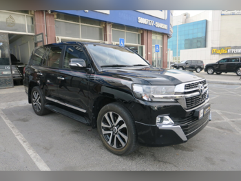 Toyota  Land Cruiser  GXR- Grand Touring  2019  Automatic  123,000 Km  8 Cylinder  Four Wheel Drive (4WD)  SUV  Black