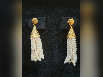 Gold Earring  Bahrain  Woman  By Item ( Designers )  4.8 Gram  Nature  Yellow Gold  21k