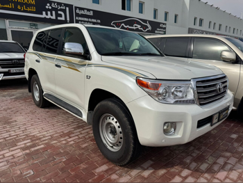 Toyota  Land Cruiser  VXR  2012  Automatic  430,000 Km  8 Cylinder  Four Wheel Drive (4WD)  SUV  White