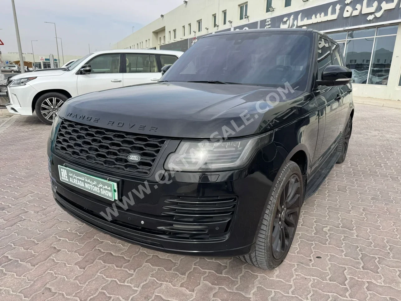 Land Rover  Range Rover  Vogue  2015  Automatic  190,000 Km  8 Cylinder  Four Wheel Drive (4WD)  SUV  Black