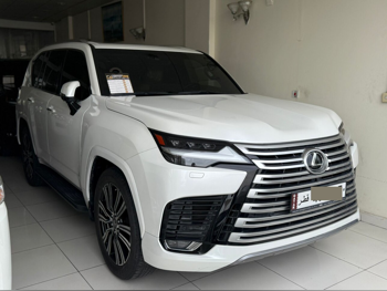 لكزس ال اكس 600 2023 اوتوماتيك 22,000 كم 6 سلندر دفع رباعي اس يو في أبيض تحت الضمان