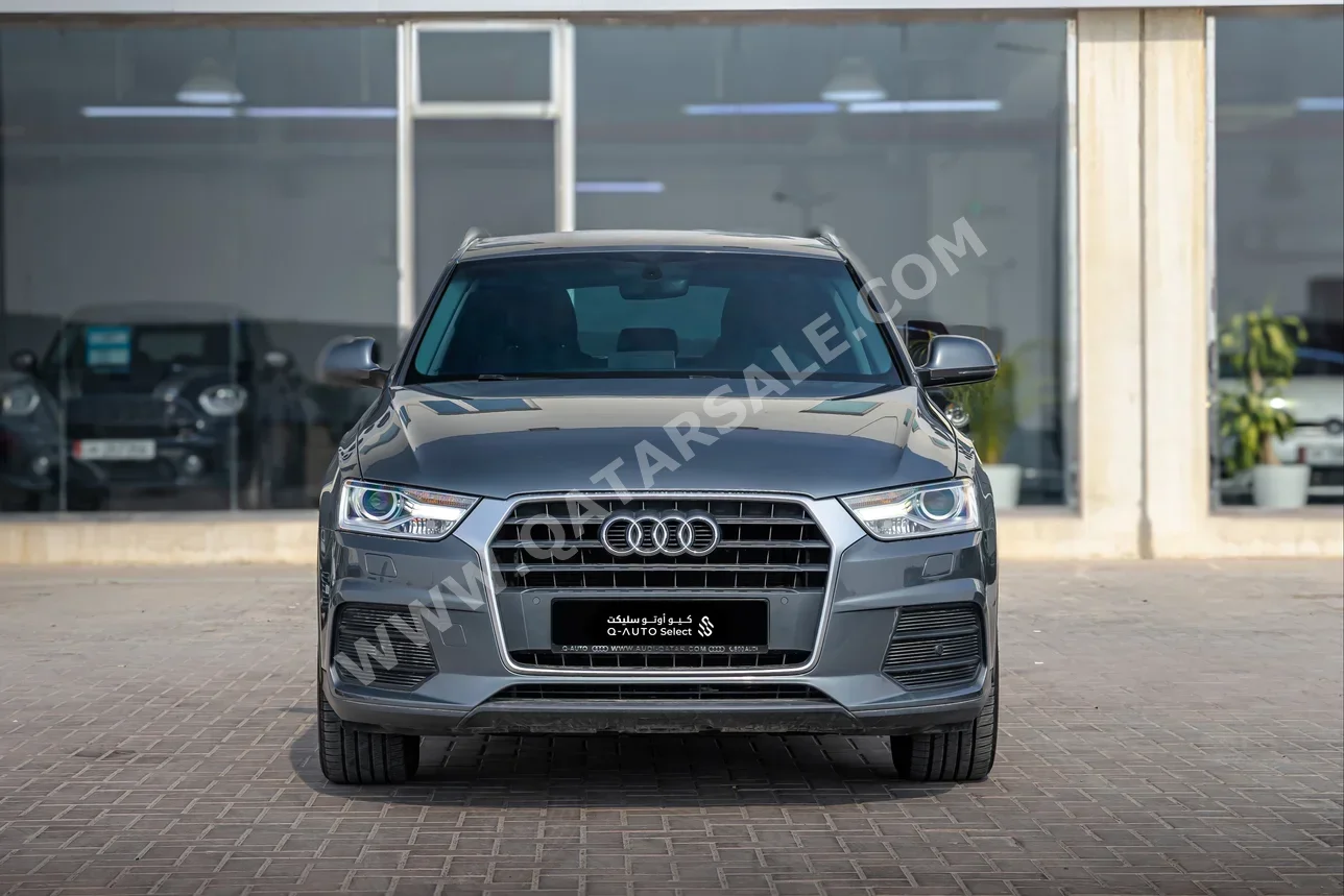 اودي كيو 3 2018 اوتوماتيك 85,000 كم 4 سلندر سحب امامي اس يو في رمادي غامق