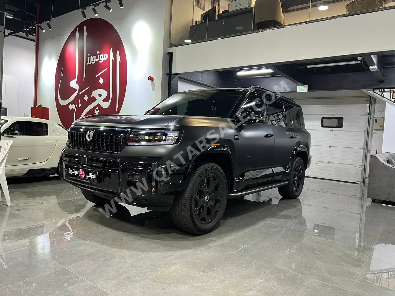 بي واي دي دينزا بي 8 2026 اوتوماتيك 2,000 كم 4 سلندر دفع رباعي اس يو في اسود مطفي تحت الضمان