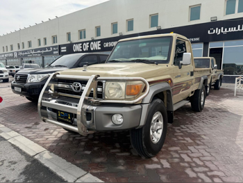 Toyota  Land Cruiser  LX  2015  Manual  336,000 Km  6 Cylinder  Four Wheel Drive (4WD)  Pick Up  Beige