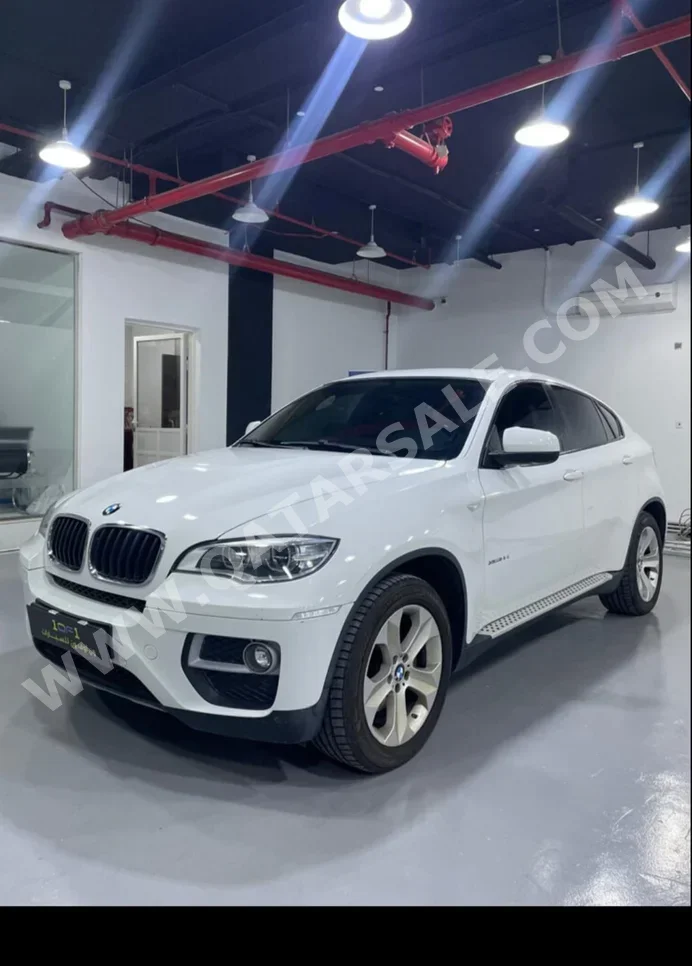بي ام دبليو الفئة - اكس اكس 6 2013 اوتوماتيك 125,000 كم 6 سلندر دفع رباعي اس يو في أبيض