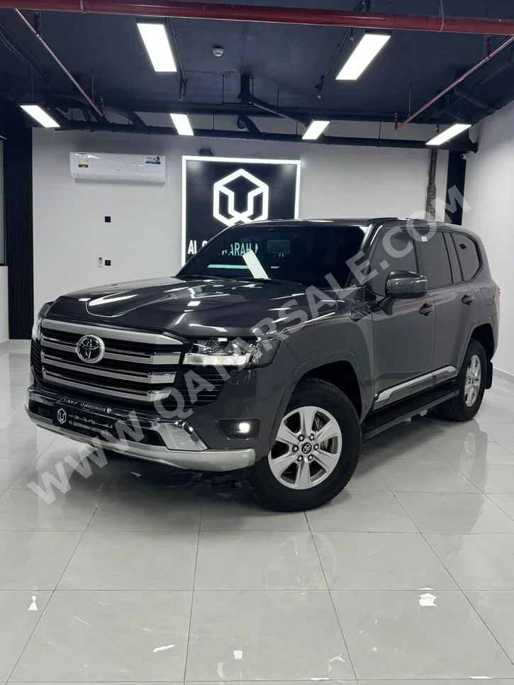 تويوتا لاند كروزر جي اكس ار توين توربو 2025 اوتوماتيك 33,000 كم 6 سلندر دفع رباعي اس يو في رمادي