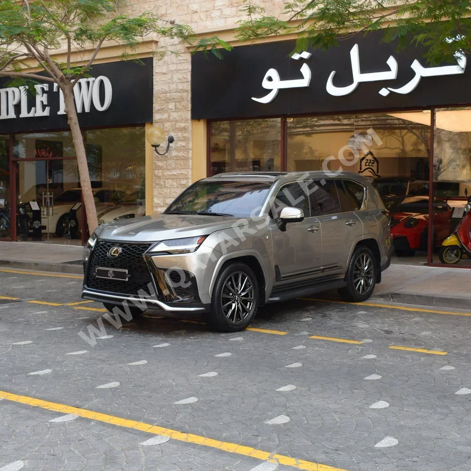 لكزس ال اكس 600 اف سبورت 2023 اوتوماتيك 45,000 كم 6 سلندر دفع رباعي اس يو في رمادي تحت الضمان