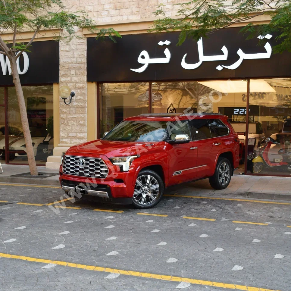 تويوتا سكويا كابستون 2023 اوتوماتيك 33,350 كم 8 سلندر دفع رباعي اس يو في أحمر تحت الضمان