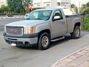 جي ام سي  سييرا  1500  2011  اوتوماتيك  170,000 كم  8 سلندر  دفع رباعي  بيكب  فضي