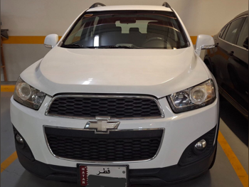 شفروليه كابتيفا ال تي 2013 اوتوماتيك 170,000 كم 4 سلندر دفع خلفي اس يو في أبيض