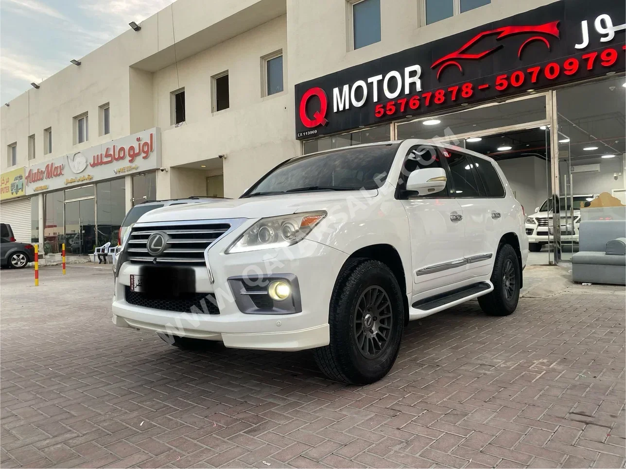 لكزس ال اكس 570 2009 اوتوماتيك 236,000 كم 8 سلندر دفع رباعي اس يو في أبيض